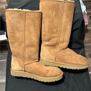 UGG Australia, Women’s Classic Tall Size 8 Boots Genuine Leather &  Sheepskin  ￼